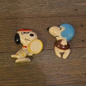 Peanuts- Snoopy Vintage Magnets/ Tennis & Football  Set Of 2